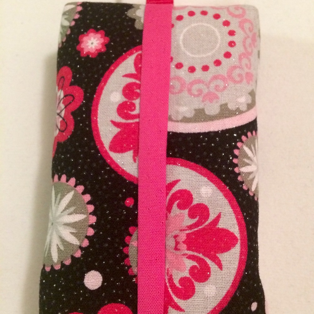 Pink and Black tissue holder with key ring